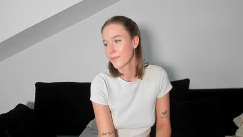 Snapshot of laurasommer chatting on 27, 7, 2026 Laura Lara Sommer online show from 27, 7, 2026