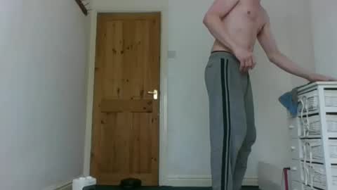 lauratedomm online show from 13, 4, 2026