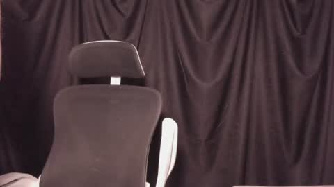 Snapshot of laureent__ chatting on 8, 7, 2026 Laureent online show from 8, 7, 2026