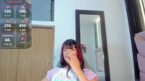 Laurem online show from 6, 11, 2025