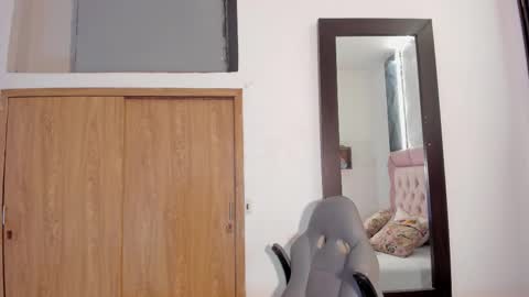 Laurem online show from 14, 1, 2026