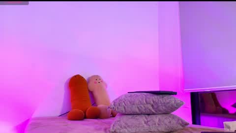    1      online show from 7, 2, 2025