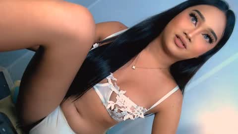 chloe3 online show from 11, 11, 2025