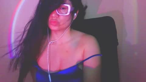 Snapshot of laurengirls1 chatting on 2, 3, 2026 onlyfan laureng7 - 7 laureng2 online show from 2, 3, 2026