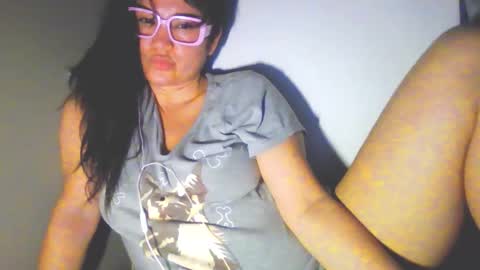 Snapshot of laurengirls1 chatting on 4, 3, 2026 onlyfan laureng7 - 7 laureng2 online show from 4, 3, 2026