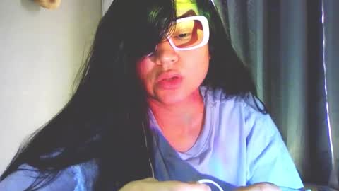 Snapshot of laurengirls1 chatting on 4, 3, 2026 onlyfan laureng7 - 7 laureng2 online show from 4, 3, 2026