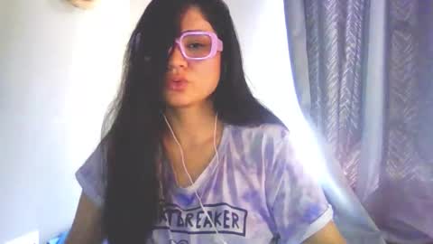 Snapshot of laurengirls1 chatting on 5, 3, 2026 onlyfan laureng7 - 7 laureng2 online show from 5, 3, 2026
