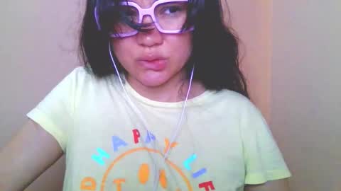 Snapshot of laurengirls1 chatting on 15, 3, 2026 onlyfan laureng7 - 7 laureng2 online show from 15, 3, 2026