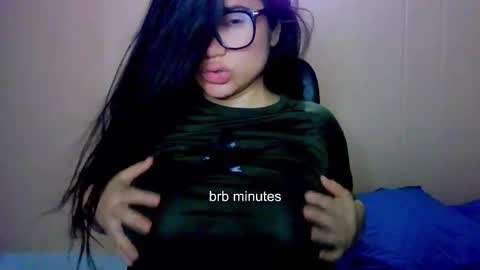 Snapshot of laurengirls1 chatting on 21, 3, 2026 onlyfan laureng7 - 7 laureng2 online show from 21, 3, 2026