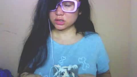 Snapshot of laurengirls1 chatting on 23, 3, 2026 onlyfan laureng7 - 7 laureng2 online show from 23, 3, 2026
