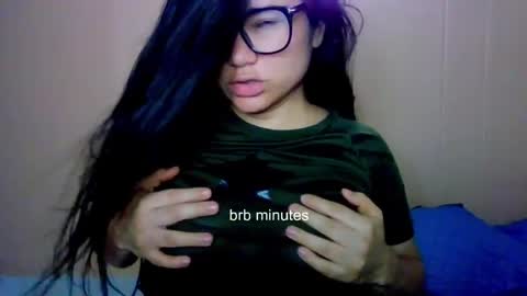 Snapshot of laurengirls1 chatting on 31, 3, 2026 onlyfan laureng7 - 7 laureng2 online show from 31, 3, 2026