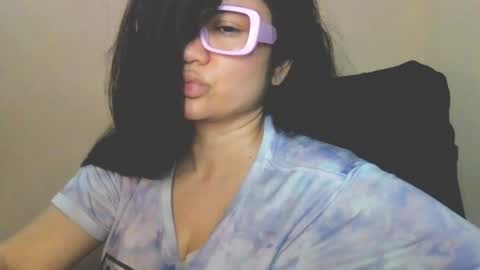 Snapshot of laurengirls1 chatting on 6, 4, 2026 onlyfan laureng7 - 7 laureng2 online show from 6, 4, 2026