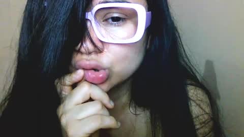 Snapshot of laurengirls1 chatting on 13, 4, 2026 onlyfan laureng7 - 7 laureng2 online show from 13, 4, 2026