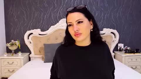 Snapshot of laurenjenssen chatting on 5, 10, 2025 Laura online show from 5, 10, 2025