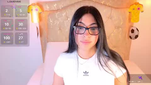 Snapshot of laurenn_smitth chatting on 18, 6, 2026 laurenn_smitth online show from 18, 6, 2026