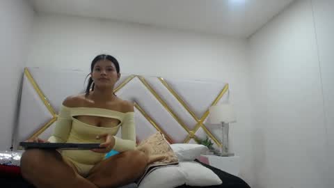 L A U R E N T  M O R R I S online show from 15, 4, 2026