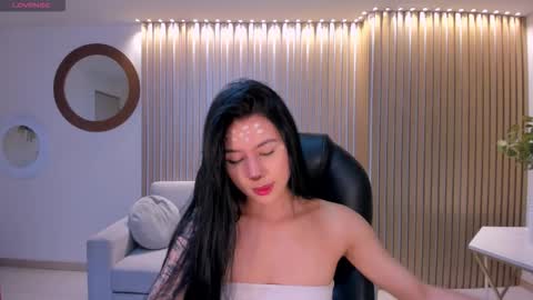 Lau  online show from 1, 11, 2025