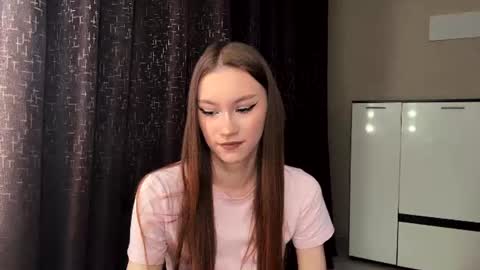 Snapshot of lauresroczynski chatting on 1, 8, 2026 Angelina online show from 1, 8, 2026