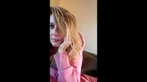 Snapshot of lauriehotxxx chatting on 14, 4, 2026 lauriehotxxx online show from 14, 4, 2026