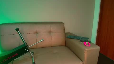Snapshot of laurilenix chatting on 19, 4, 2026 lauri online show from 19, 4, 2026