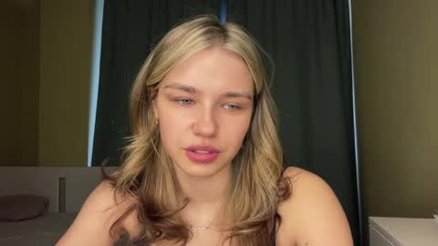 Bella online show from 9, 4, 2026