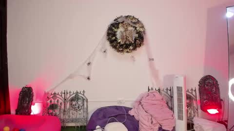  LaurynJeffers  online show from 4, 10, 2025