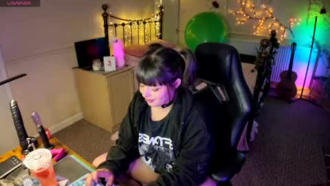 Snapshot of lavenderrzz19 chatting on 24, 5, 2026 Lavenderrzz online show from 24, 5, 2026