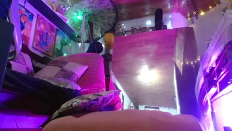 Snapshot of laye19 chatting on 11, 12, 2024 Laye19 online show from 11, 12, 2024