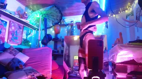 Snapshot of laye19 chatting on 11, 12, 2024 Laye19 online show from 11, 12, 2024