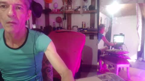 Snapshot of laye19 chatting on 3, 1, 2025 Laye19 online show from 3, 1, 2025