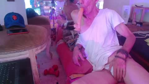 Snapshot of laye19 chatting on 21, 1, 2025 Laye19 online show from 21, 1, 2025