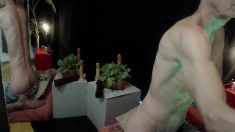 Snapshot of laye19 chatting on 4, 10, 2025 Laye19 online show from 4, 10, 2025