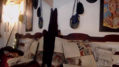 Laye19 online show from 15, 10, 2025