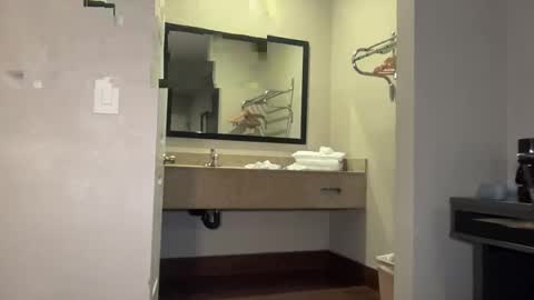 layla online show from 25, 10, 2025