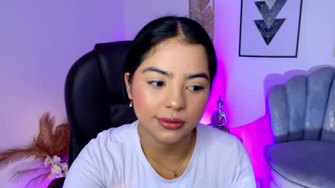 Snapshot of layla_breezee_ chatting on 21, 4, 2026 Layla Breezee online show from 21, 4, 2026