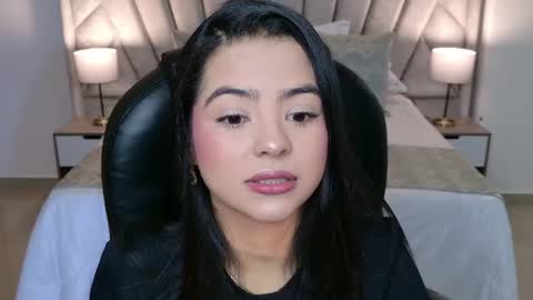 Snapshot of layla_breezee_ chatting on 10, 7, 2026 Layla Breezee online show from 10, 7, 2026