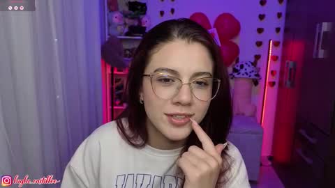 Layla online show from 23, 2, 2026