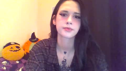 Snapshot of layla_lennox chatting on 8, 1, 2026 laylaaa online show from 8, 1, 2026