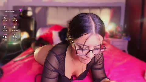 Layla online show from 15, 2, 2025