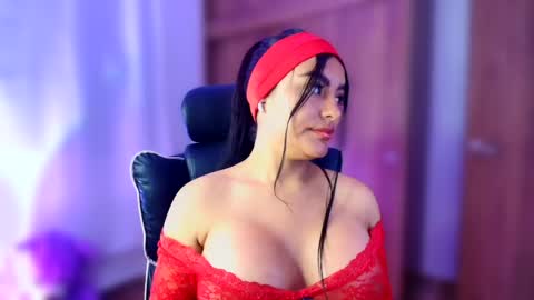 Snapshot of layla_nicols chatting on 1, 4, 2026 Layla online show from 1, 4, 2026