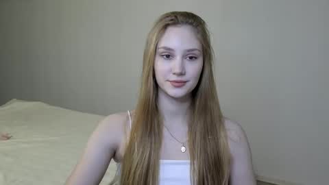 LaylaPretty001 online show from 13, 1, 2025