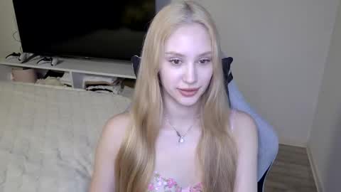 LaylaPretty001 online show from 6, 4, 2026