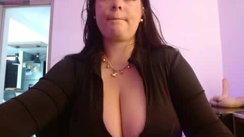 Vannessa  online show from 8, 4, 2026