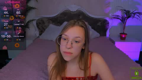 layriantavee online show from 4, 1, 2025