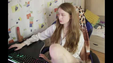 Snapshot of lazy_dazzy chatting on 1, 3, 2025 lazy_dazzy online show from 1, 3, 2025