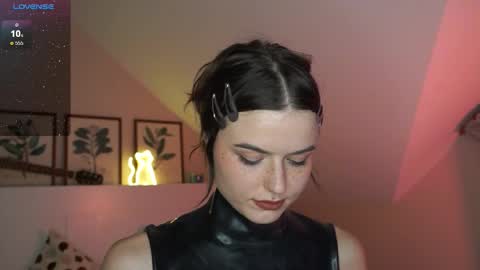 Pansy online show from 12, 11, 2025