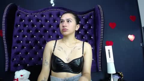 Snapshot of lea_moreau_ chatting on 19, 2, 2025 LeaMoreau online show from 19, 2, 2025