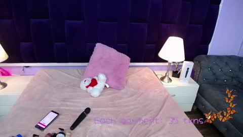 Snapshot of lea_moreau_ chatting on 1, 3, 2025 LeaMoreau online show from 1, 3, 2025