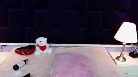 Snapshot of lea_moreau_ chatting on 6, 3, 2025 LeaMoreau online show from 6, 3, 2025