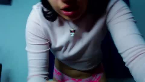 Snapshot of lea_moreau_ chatting on 12, 9, 2025 LeaMoreau online show from 12, 9, 2025